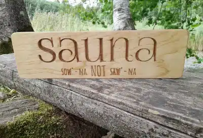 sauna kyltit